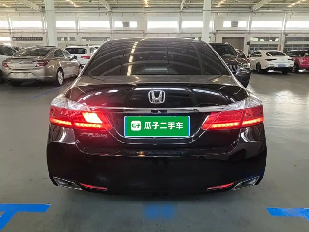 Honda Accord — миниатюра 6