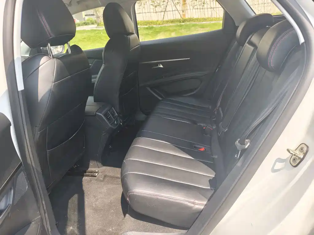 Peugeot 4008 — миниатюра 8