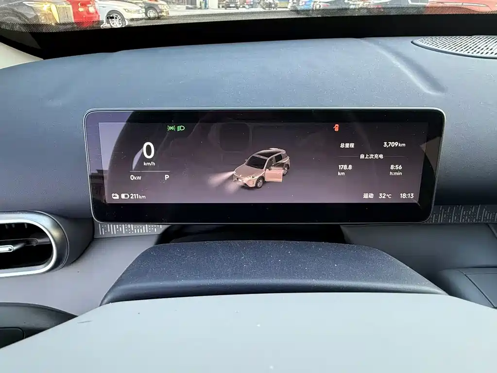 Leapmotor Leapmotor A10 — миниатюра 4