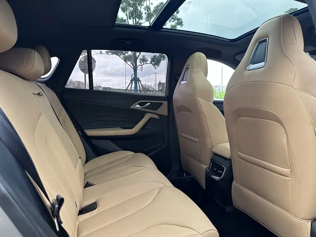 Roewe RX5 New Energy — миниатюра 8