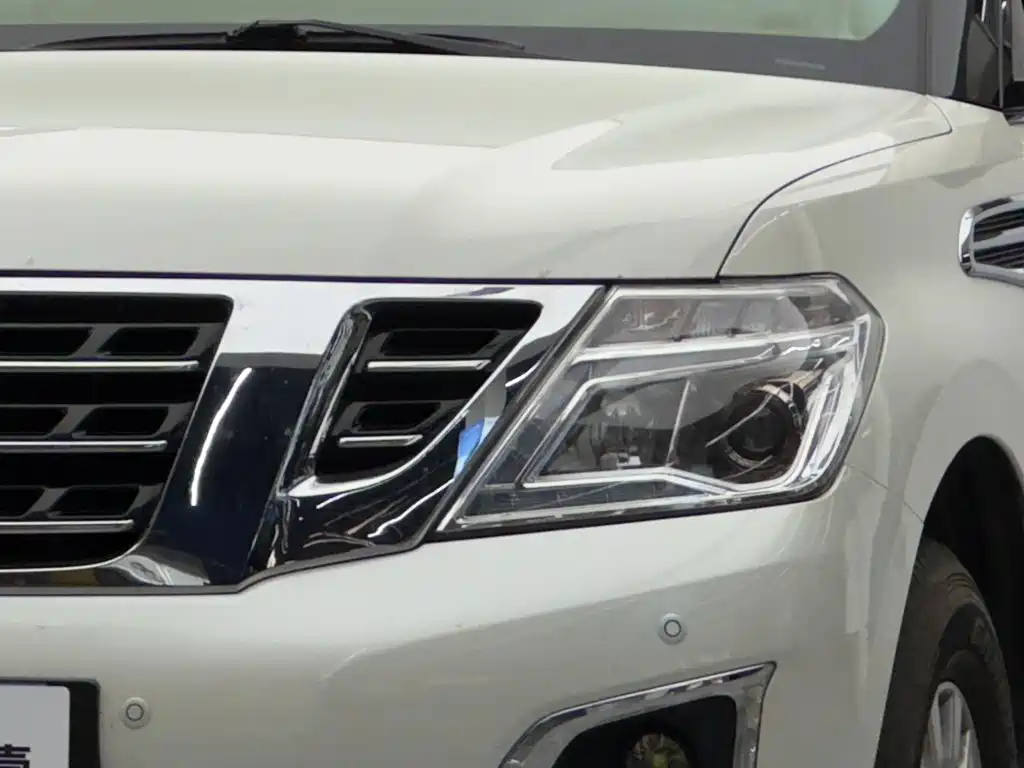 Nissan Patrol — миниатюра 3