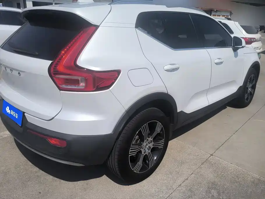 Volvo XC40 — миниатюра 3