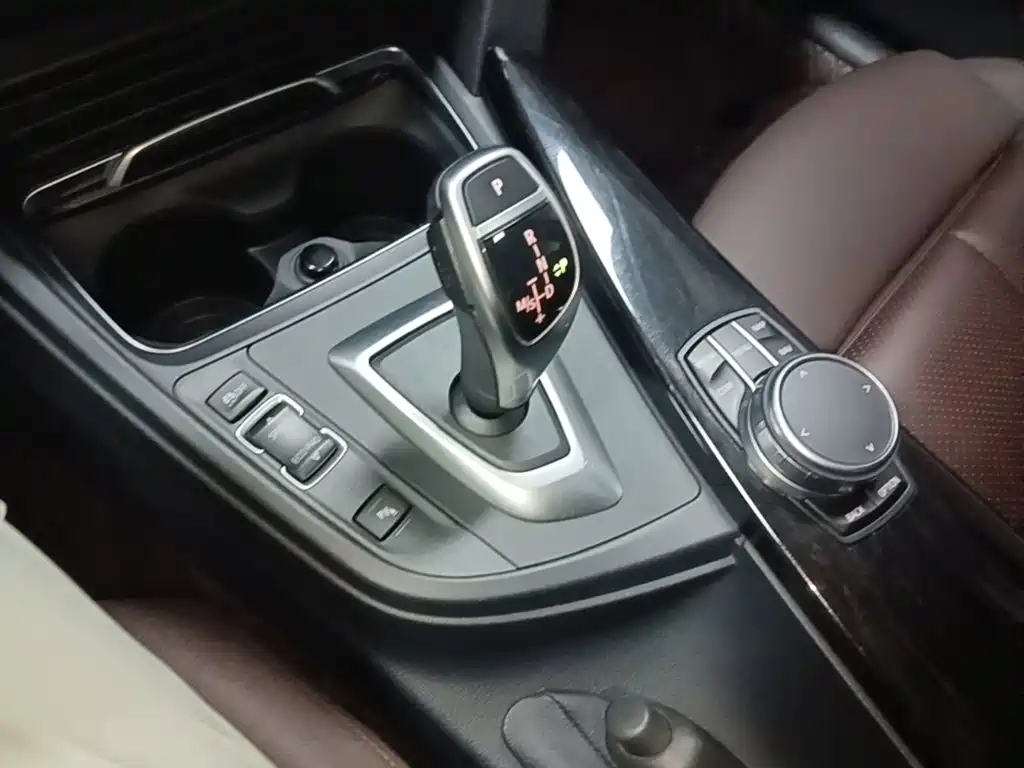 BMW 3 Series — миниатюра 14