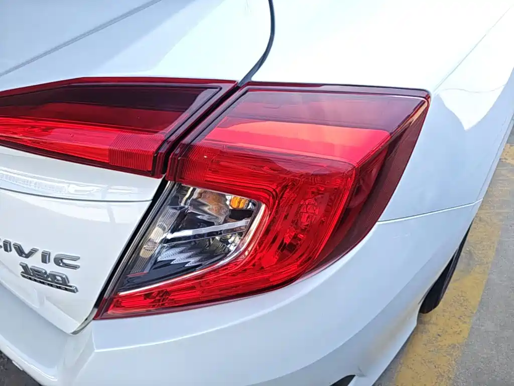 Honda Civic — миниатюра 8