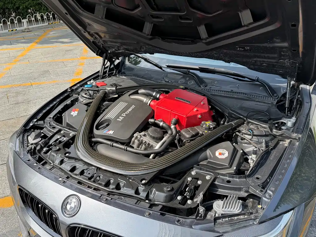 BMW M4 — миниатюра 6