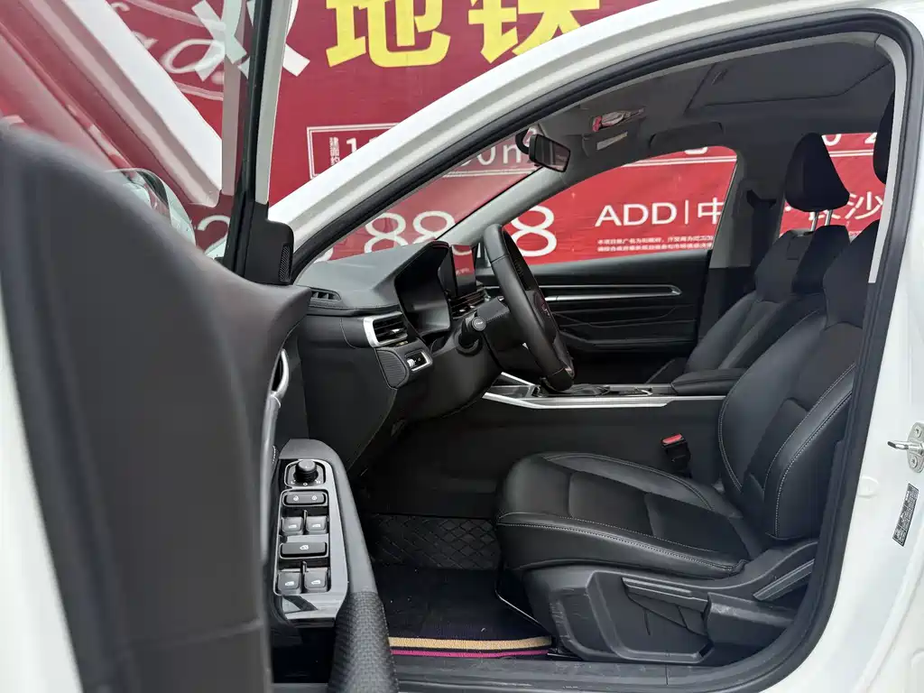 Geely Emgrand 2022 4 1.5L CVT Luxury