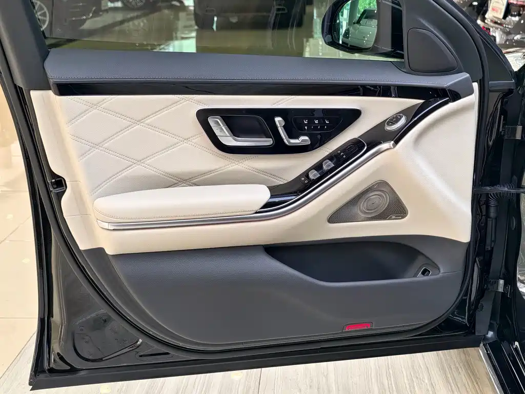Mercedes-Benz S-Class — миниатюра 4