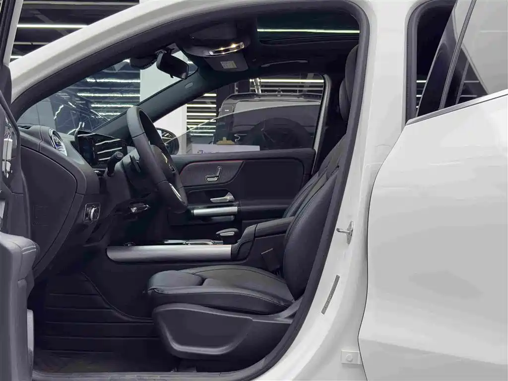Mercedes-Benz GLA — миниатюра 8