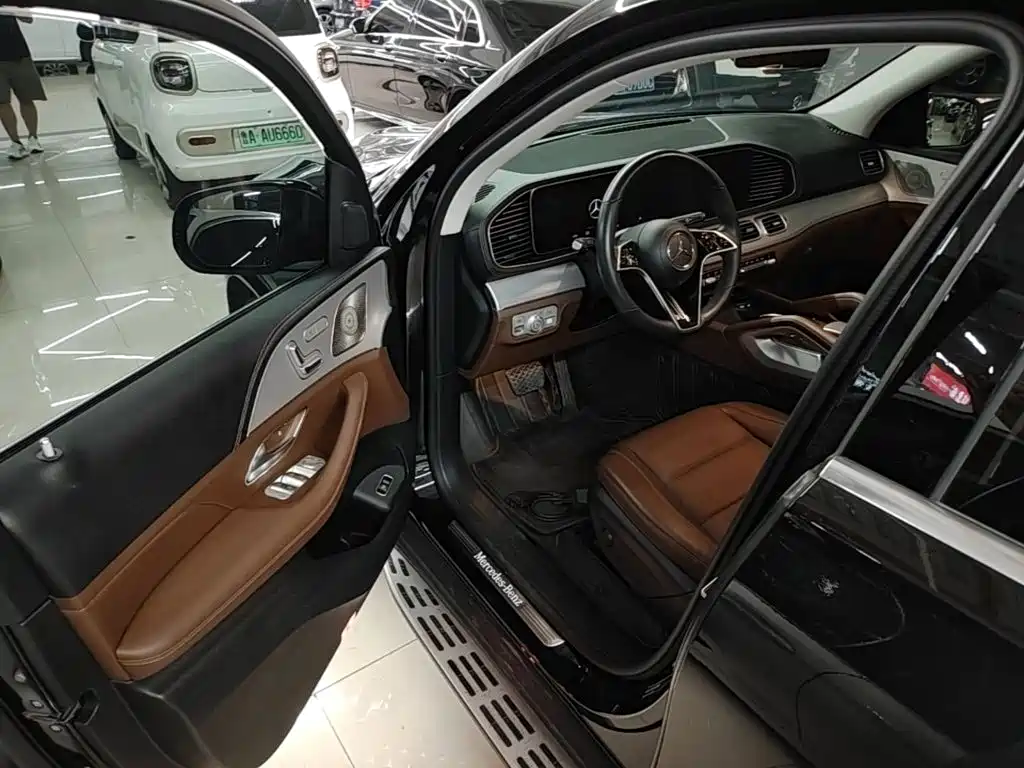 Mercedes-Benz GLE (Import) — миниатюра 16