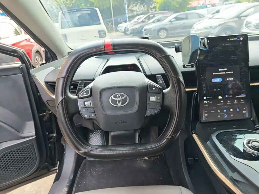 Toyota bZ3 — миниатюра 11