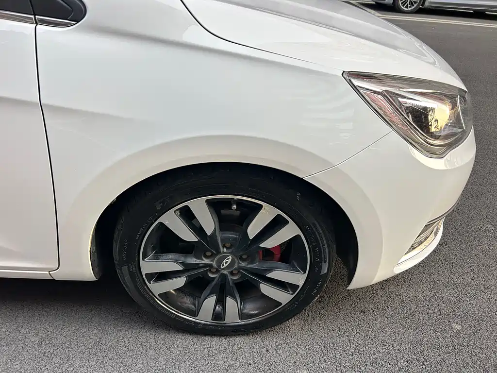 CHERY ARRIZO 5
