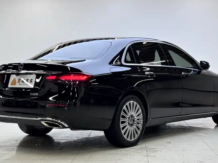 Mercedes-Benz E-Class — миниатюра 3