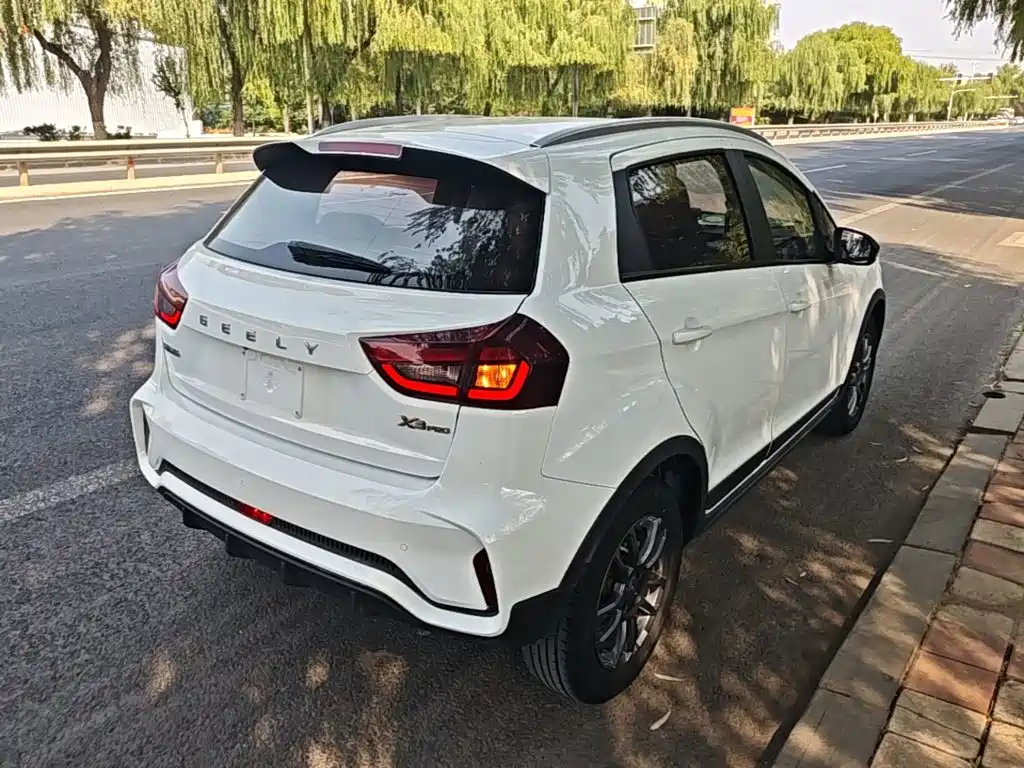 Geely Vision X3 — миниатюра 7