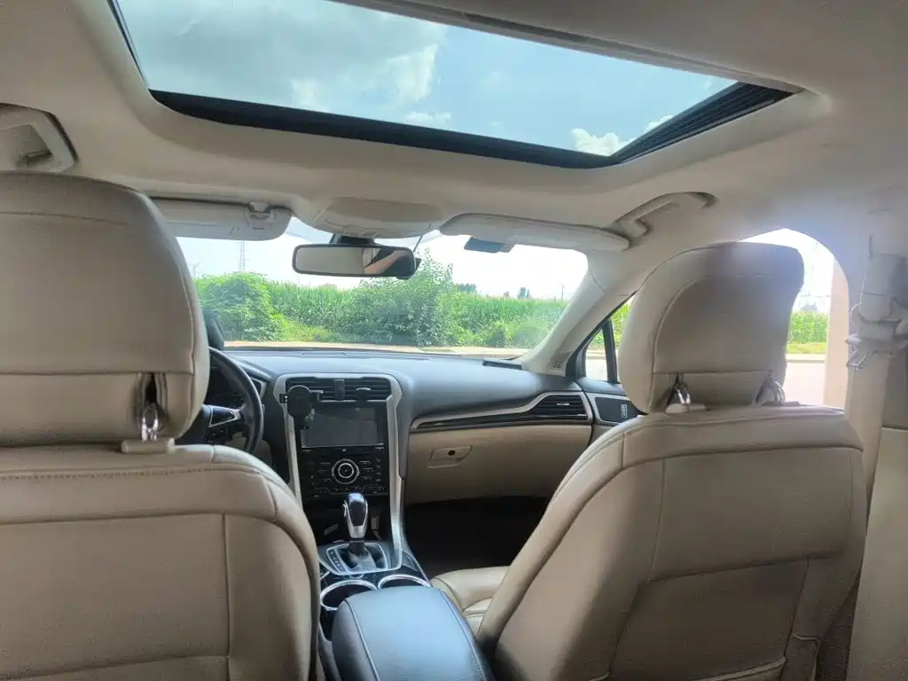 Ford Mondeo — миниатюра 9