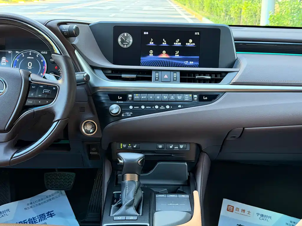 Lexus ES — миниатюра 9