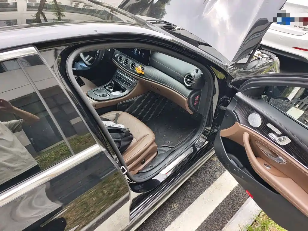Mercedes-Benz E-Class — миниатюра 19