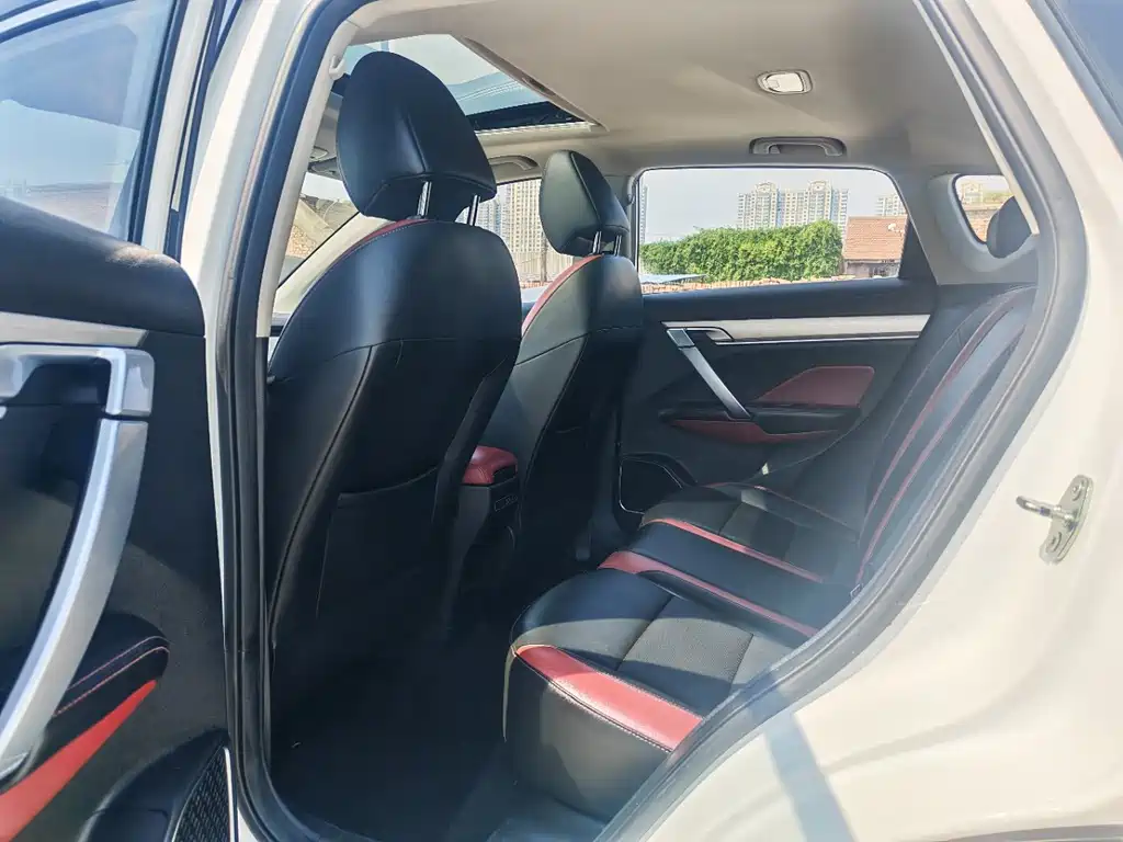 Geely Binyue — миниатюра 6