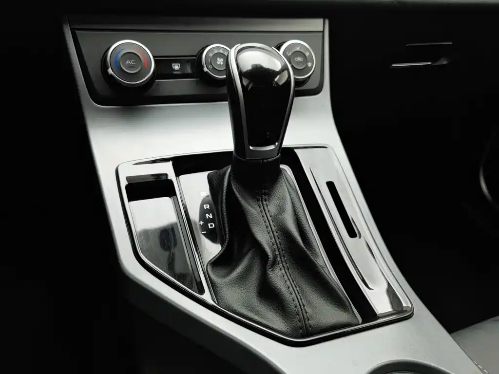 Geely Emgrand — миниатюра 13