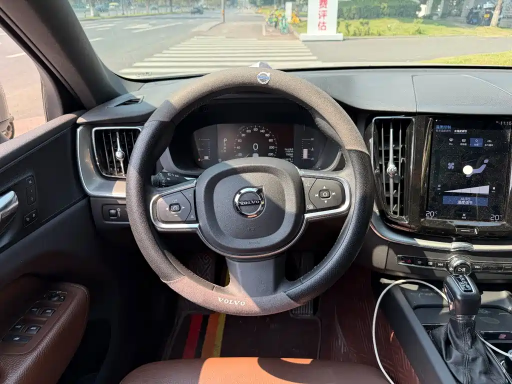 Volvo XC60 — миниатюра 14