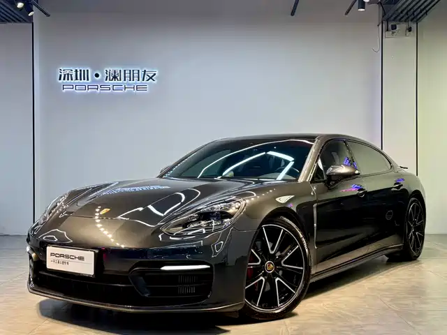 PORSCHE PANAMERA