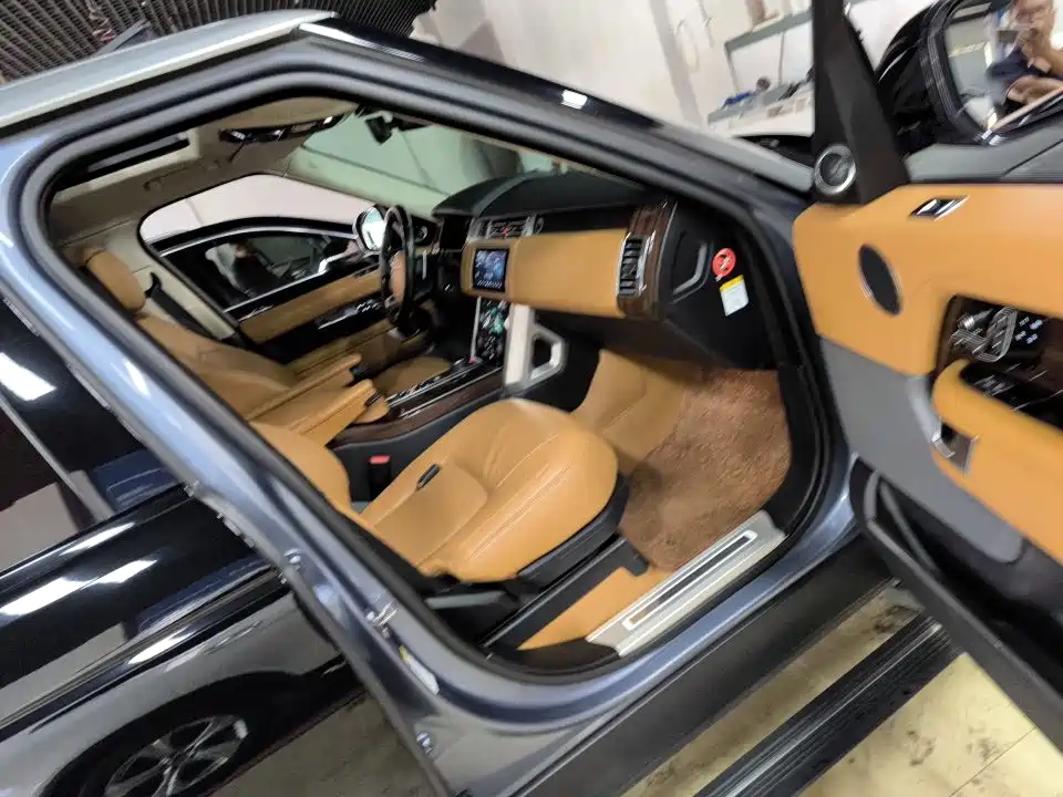 Land Rover Range Rover — миниатюра 14