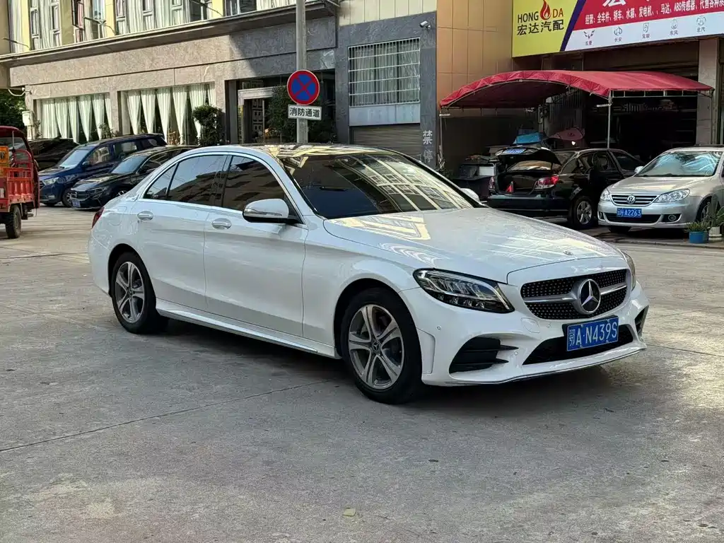 Mercedes-Benz C-Class — миниатюра 3