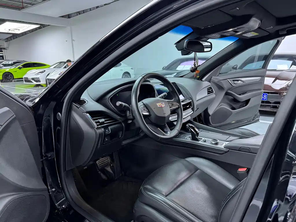 Cadillac CT5 2023 28T Luxury （ Standard ）