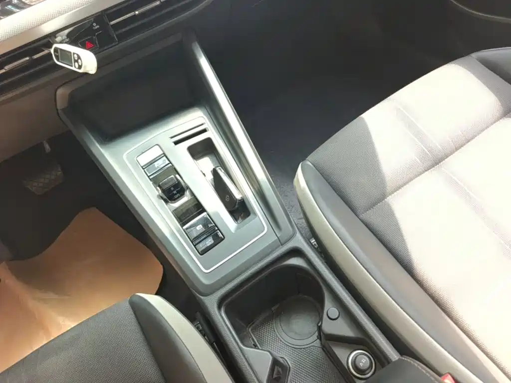Volkswagen Golf — миниатюра 14