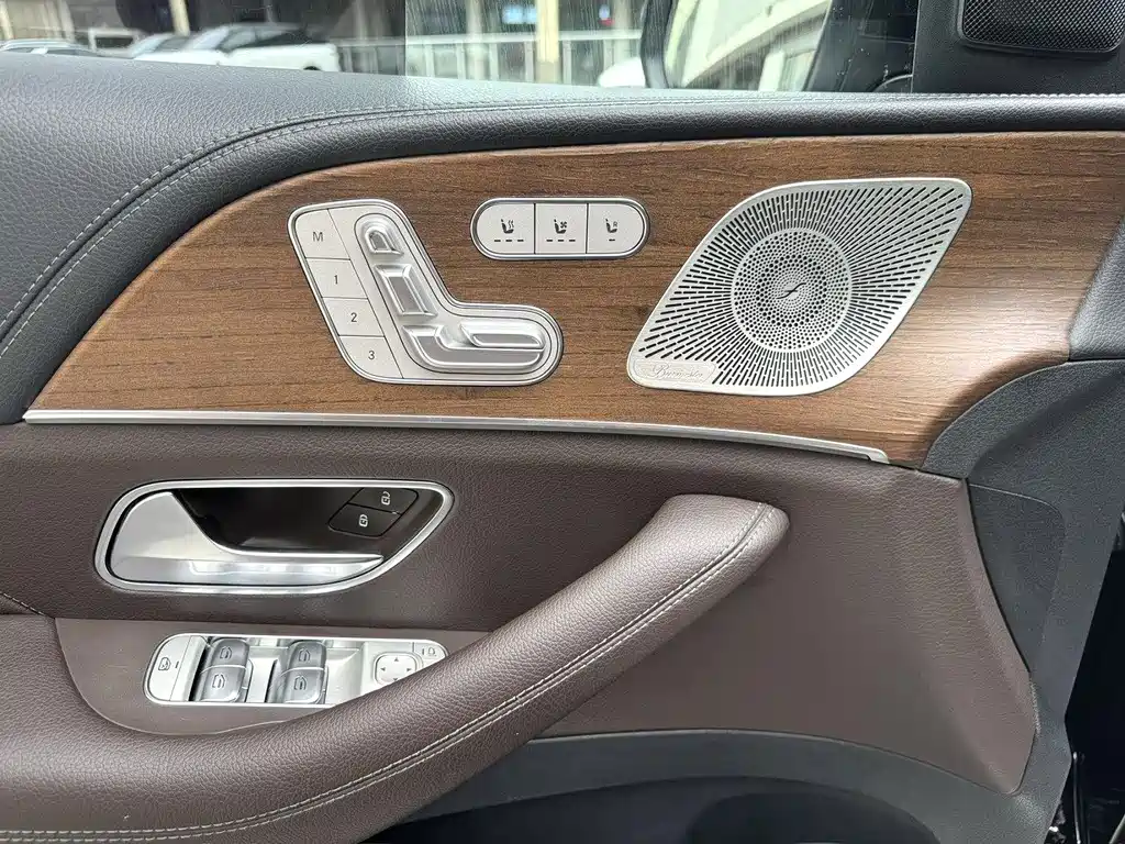 Mercedes-Benz GLS — миниатюра 7