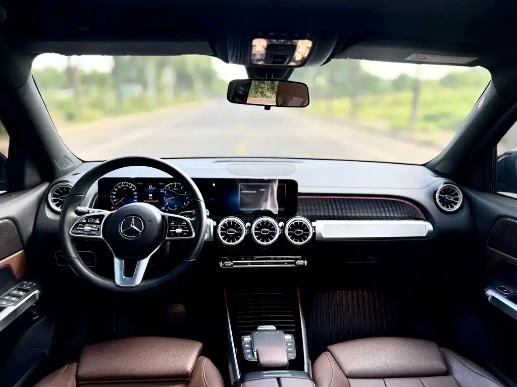 Mercedes-Benz GLB — миниатюра 6