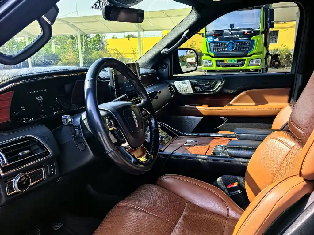 Lincoln Navigator — миниатюра 8