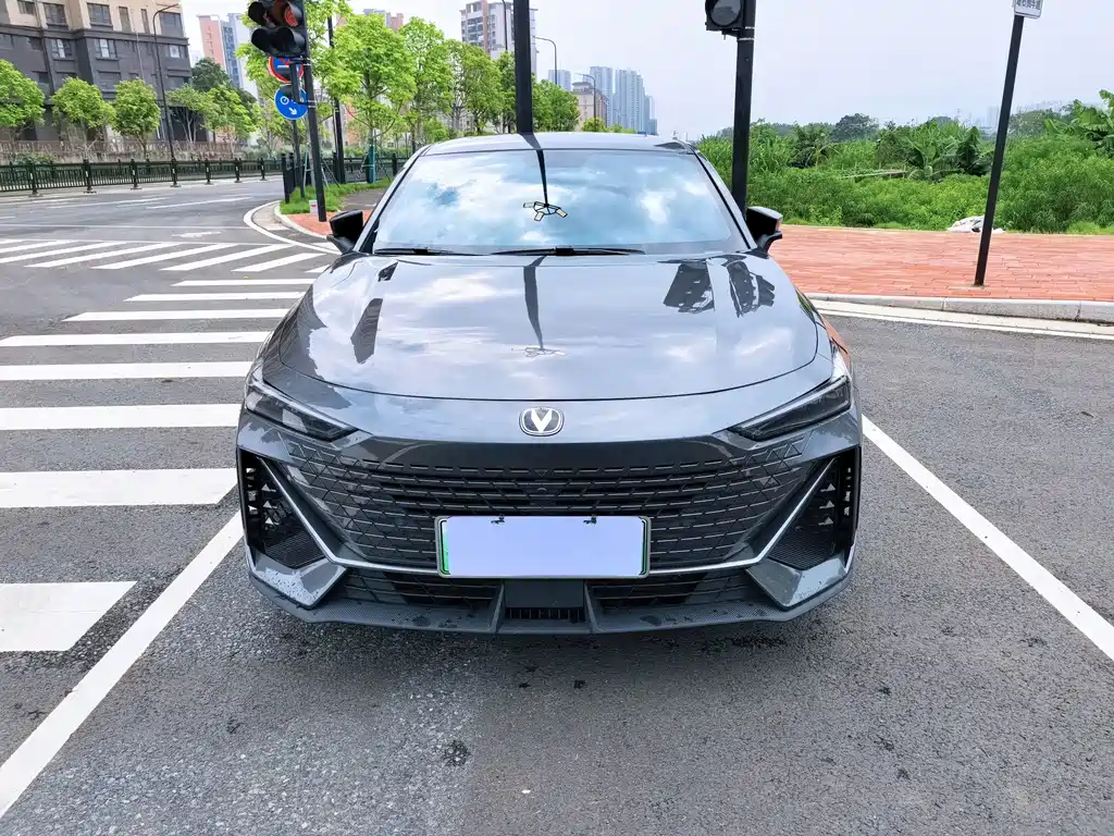 Changan UNI-V iDD — миниатюра 2