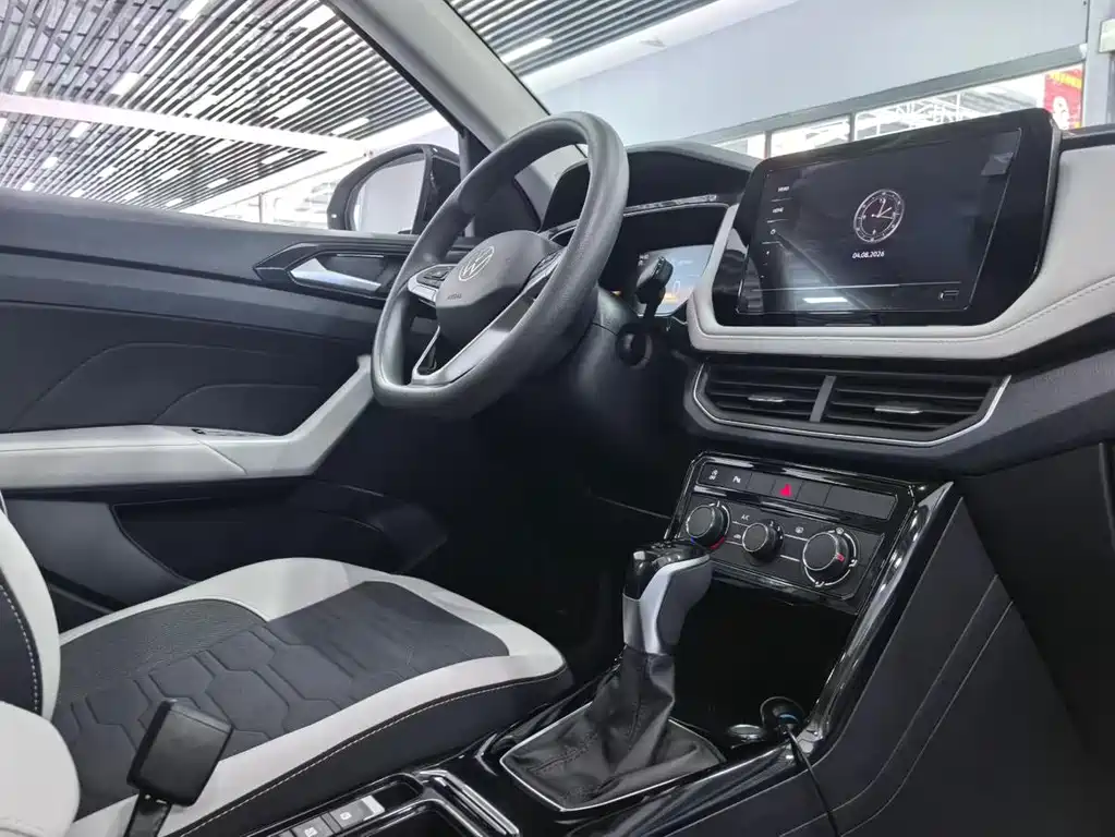 Volkswagen Tharu — миниатюра 2
