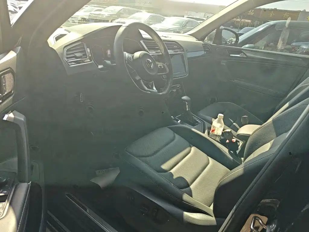 Volkswagen Tiguan L — миниатюра 16