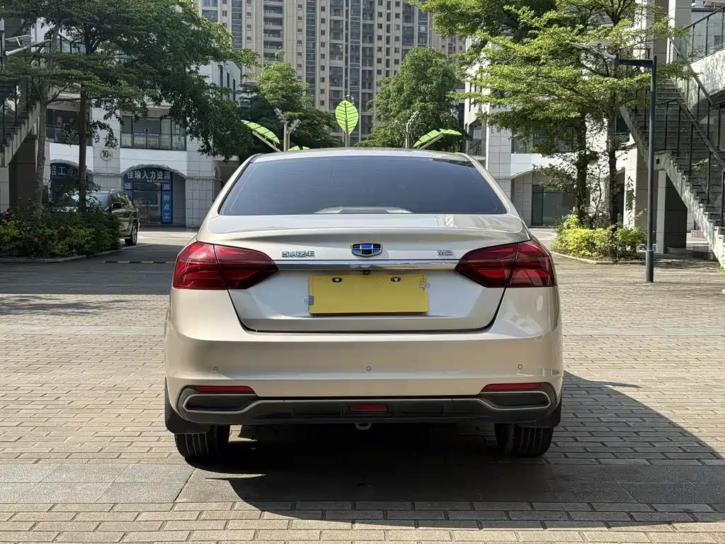 Geely Emgrand — миниатюра 9