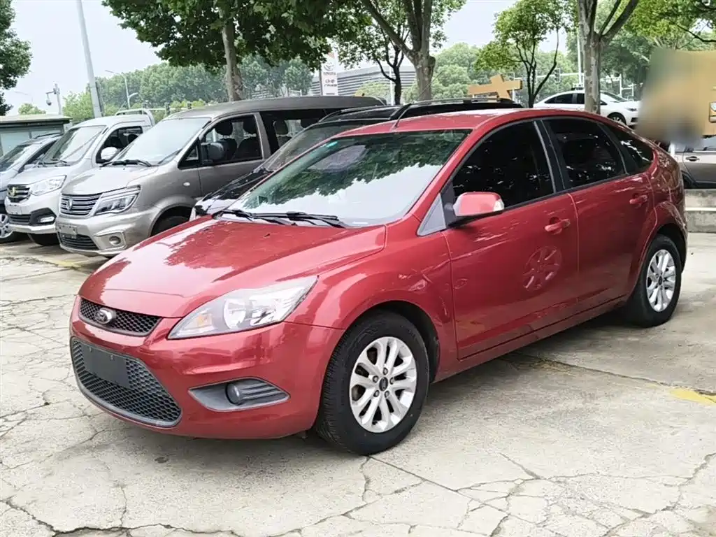 Ford Focus 2013 1.8L AT
