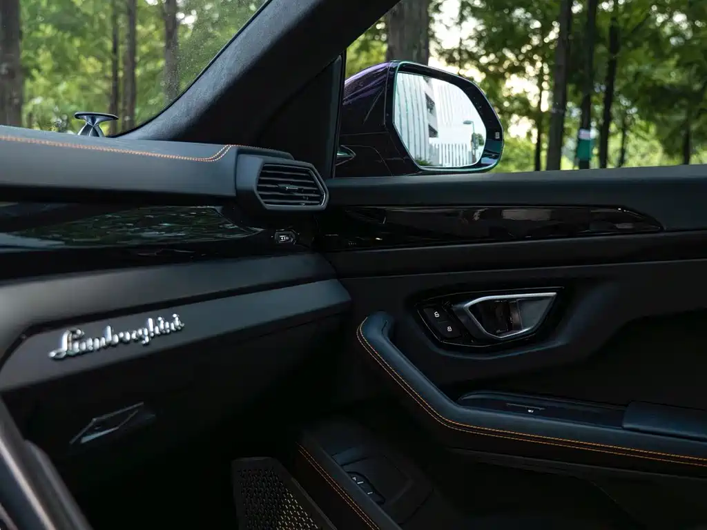 Lamborghini Urus — миниатюра 19