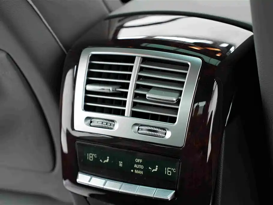 Mercedes-Benz S-Class — миниатюра 23