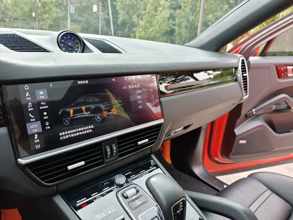 Porsche Cayenne — миниатюра 17