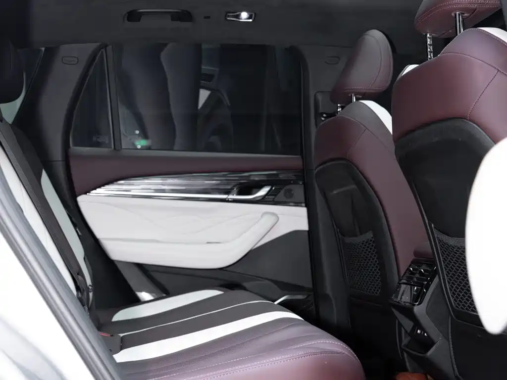Geely Xingyue L — миниатюра 13