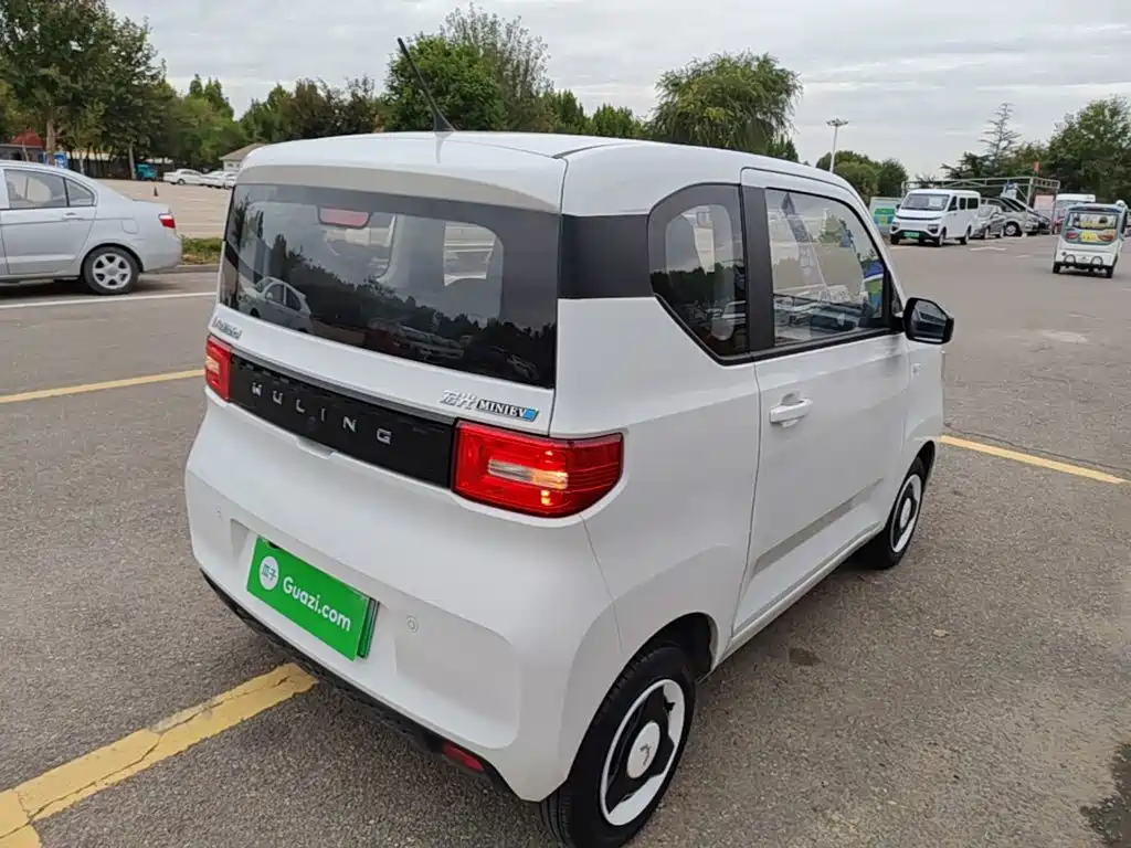 Wuling MINIEV — миниатюра 7