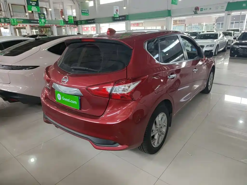 Nissan Tiida — миниатюра 7
