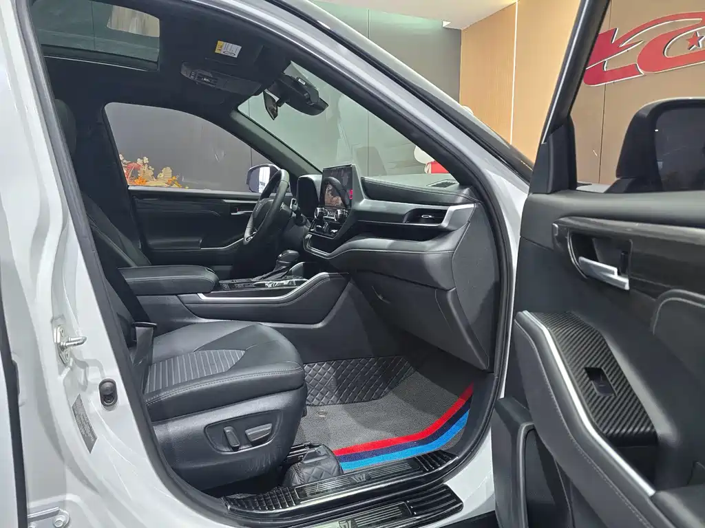 Toyota Crown Kluger — миниатюра 8