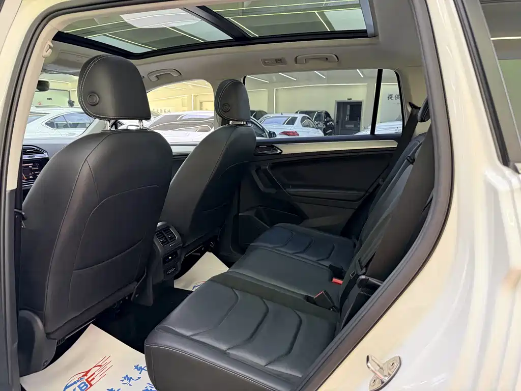 Volkswagen Tiguan L — миниатюра 7