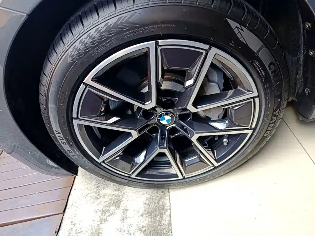 BMW i4 — миниатюра 23