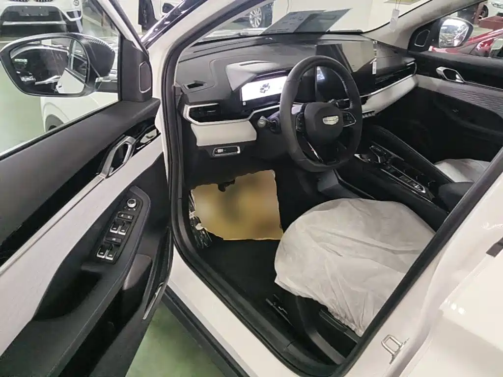 Geely Binyue — миниатюра 16