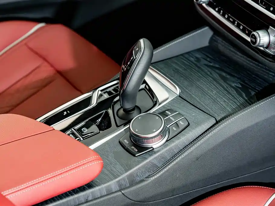 BMW 5 Series — миниатюра 18