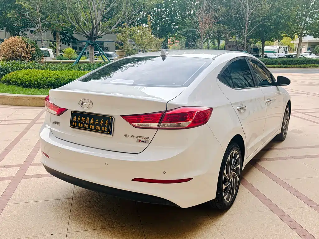 Hyundai Elantra — миниатюра 5