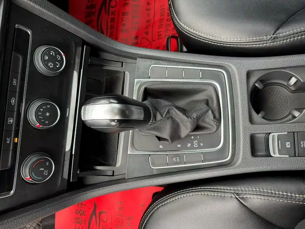 Volkswagen Golf — миниатюра 5
