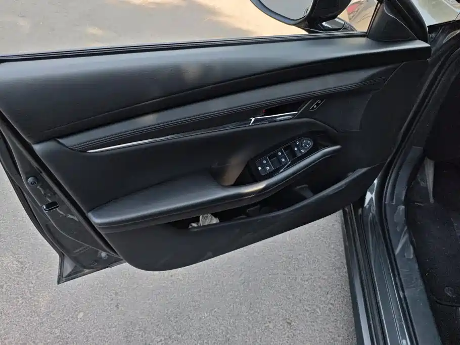 Mazda 3 Axela — миниатюра 7